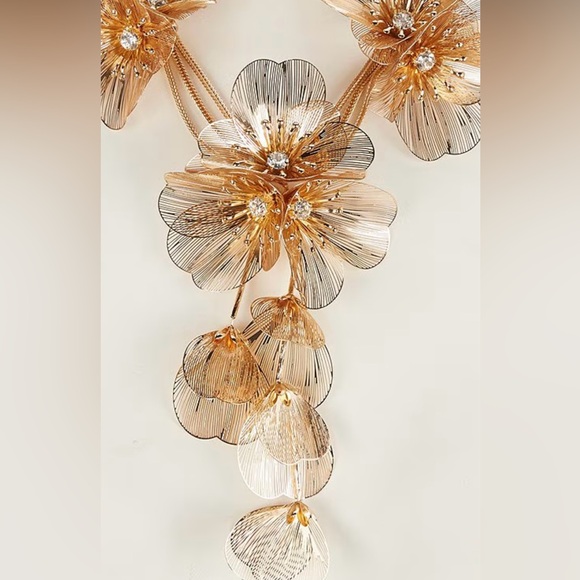 Natasha NWT Stunning Gold Tone Floral Filigree Crystal Statement Necklace (J094) - Picture 4 of 9